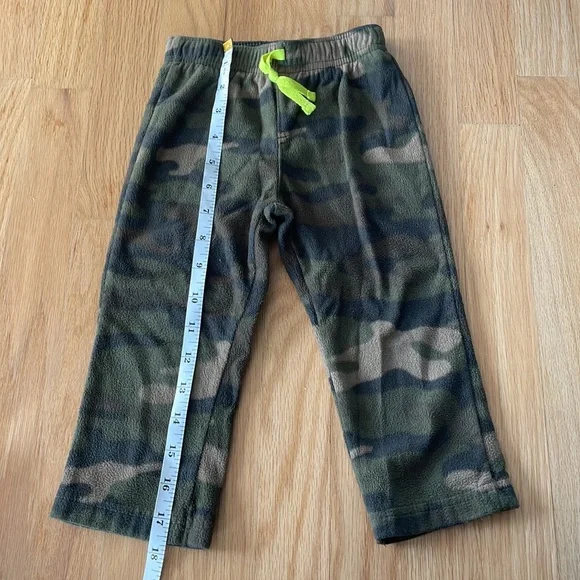 Bundle - 4 pairs Toddler Boys Explorer Camo Cargo Pants, size 2T - Picture 12 of 13